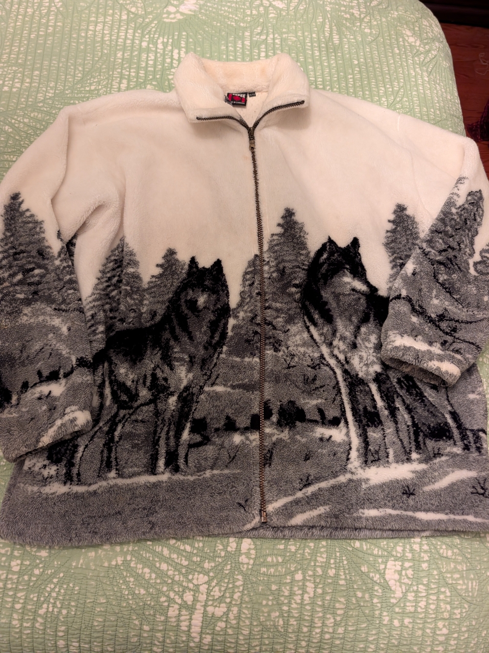 Teepee Women's White & Gray Wolf Fleece Zip Jacket